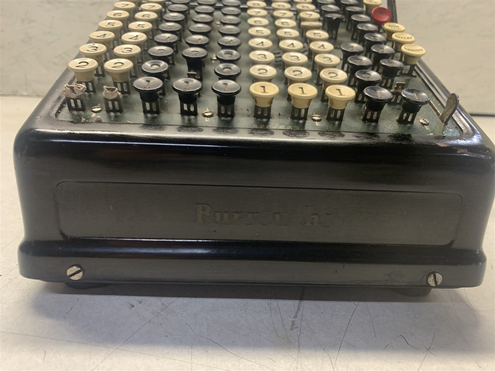 VINTAGE BURROUGHS CLASS 9 PORTABLE ADDING MACHINE A409543