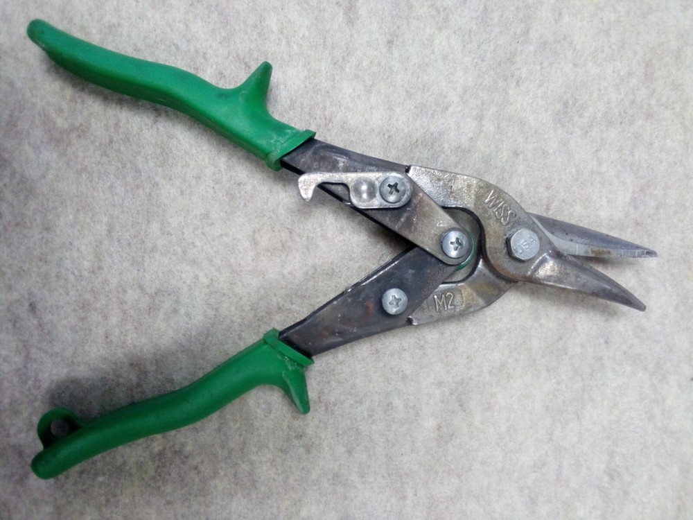 Right and Left Handed Snips