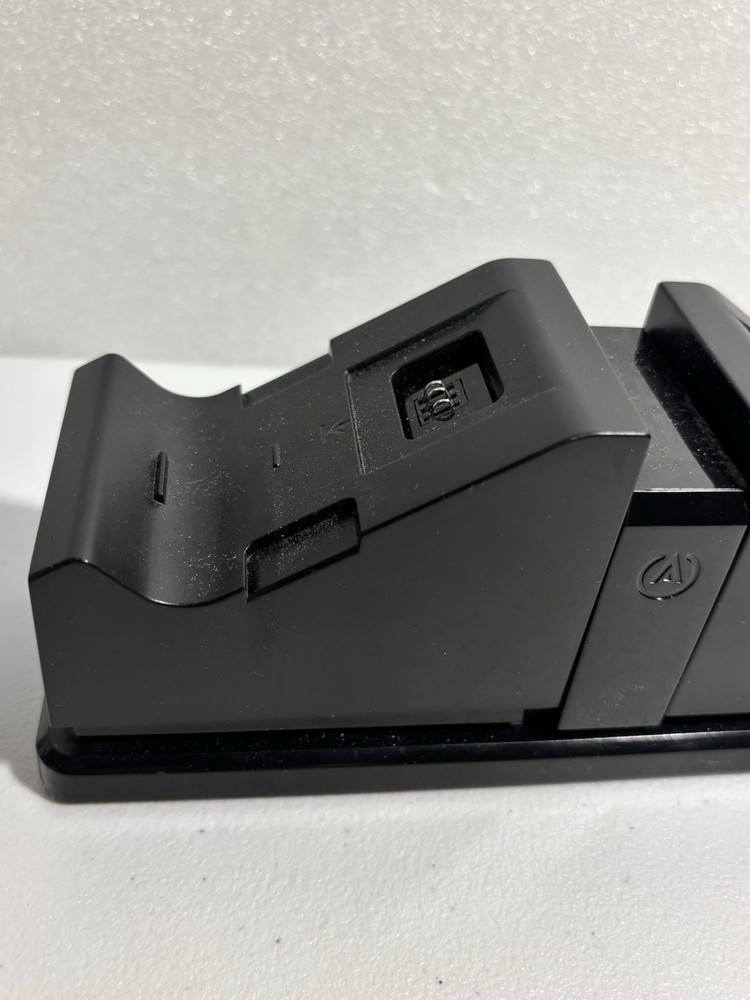 PowerA CPFA141325-02 DualShock 4 Controller Charging Station Tested Working