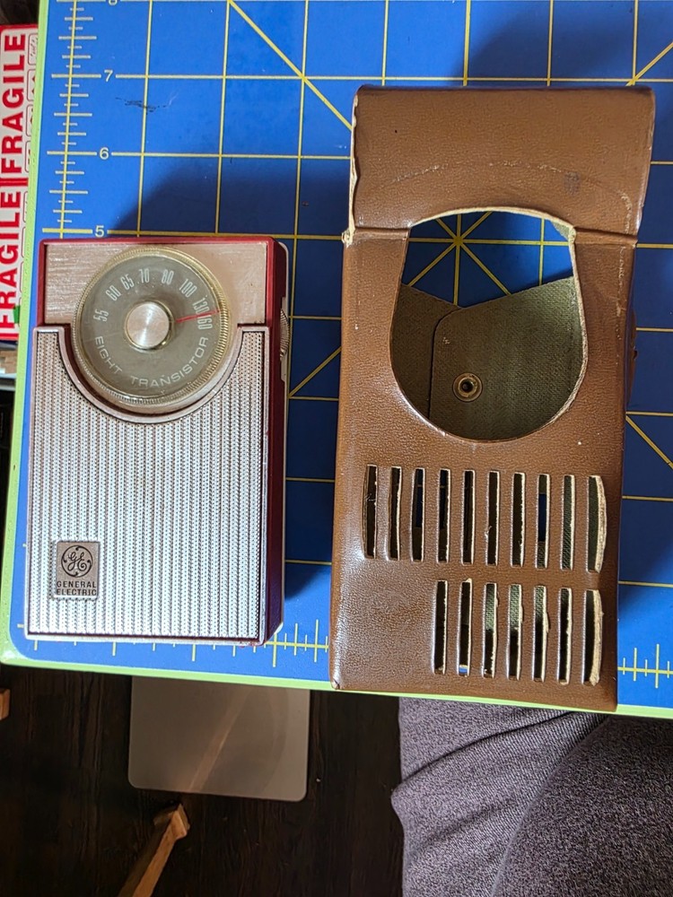 General Electric AM Solid State Transistor Radio