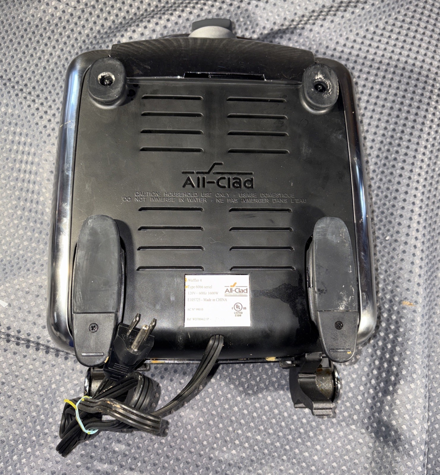 All Clad Waffle 4 Square Belgian Waffle Maker 6066 Stainless Steel E105725 WORKS