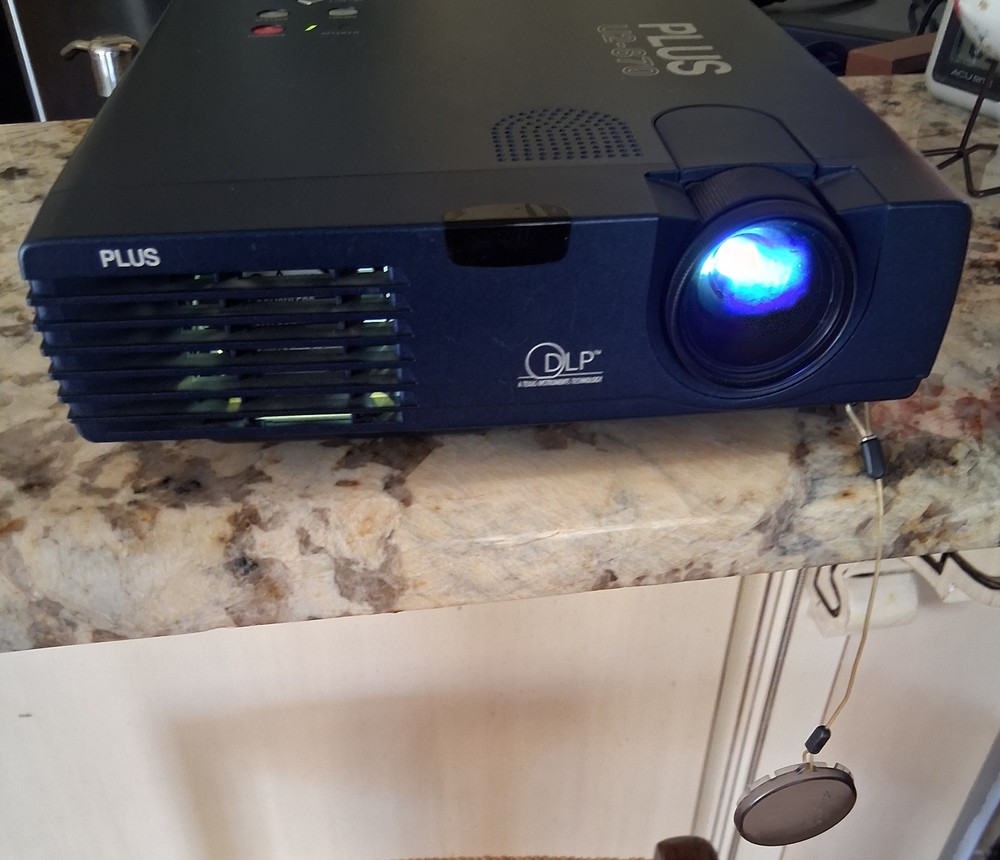 PLUS U2-870 DATA DLP PORTABLE PROJECTOR - Good Working Condition