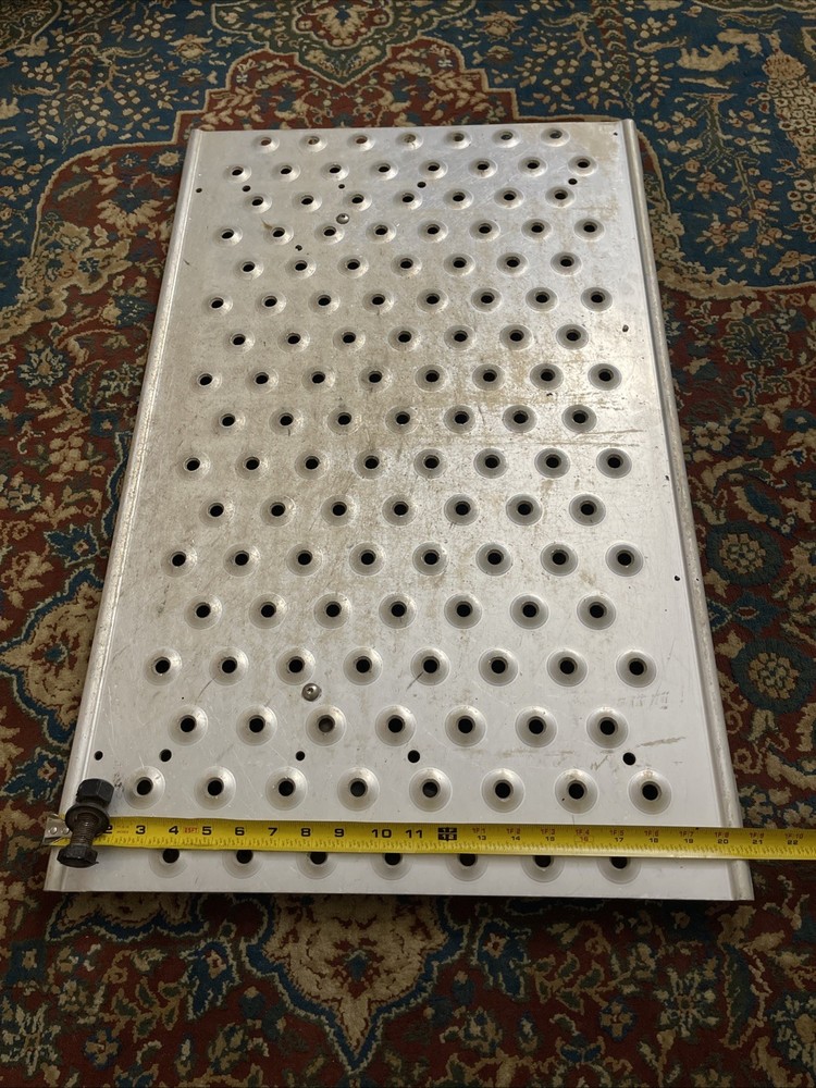 FREIGHTLINER CASCADIA 125 DECK (CATWALK) STEP 3583536