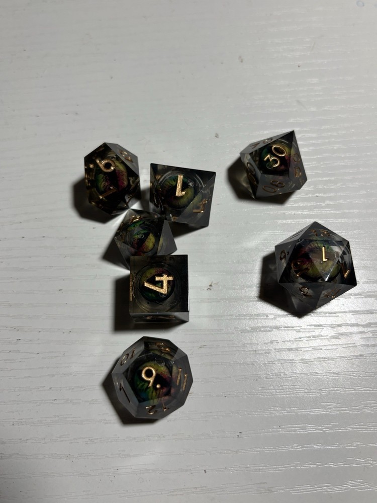 D&D Dice Set Dragon Eye In Liquid Core. 7pcs Sharp Dice Set W/ Case.
