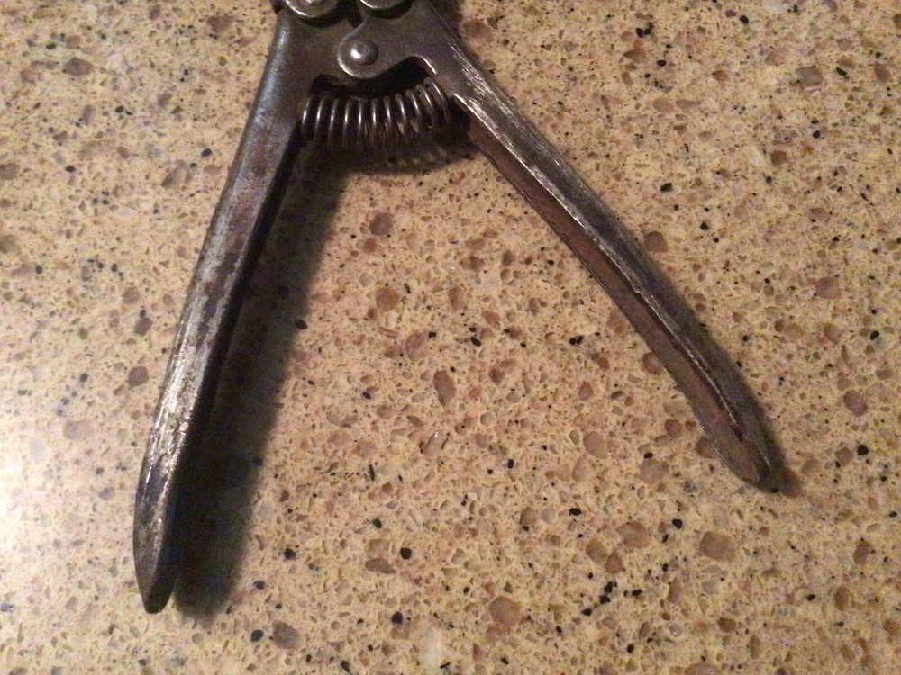 Vintage Spring Loaded Wire Cutter Pliers