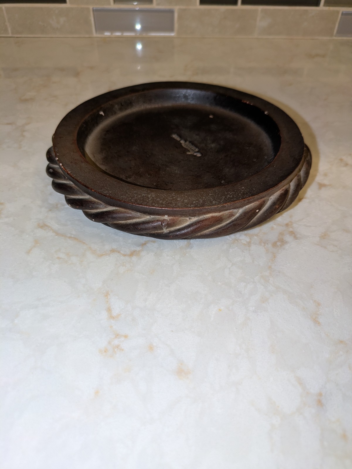 AUSTIN PRODUCTIONS SCULPTURE 4.5" Rope Plate Candle Display (Brown Pottery)