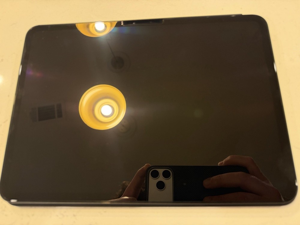 iPad Pro 11 Inch 256GB With Apple Magic Keyboard
