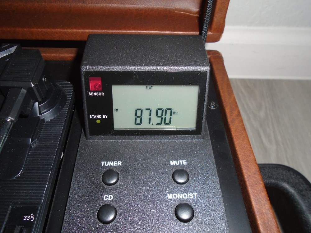 Sharper Image-Stereo CD/VinyI Player Mod. ZI162 Pre Owned Tested & Functional