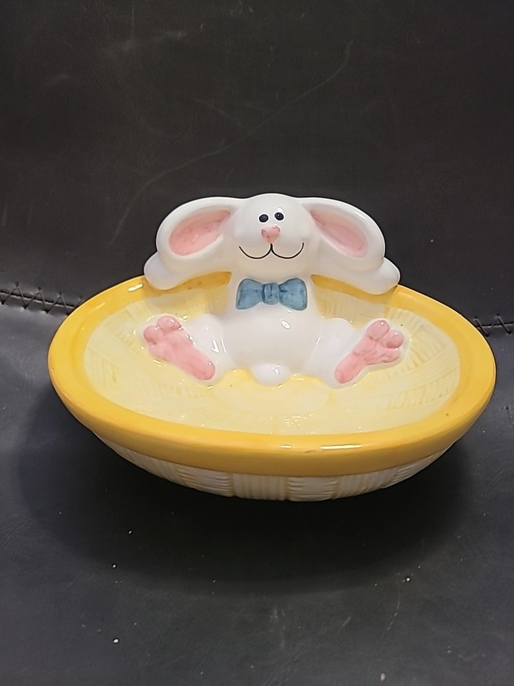 Vintage Ceramic Eater Bunny Candy Dish