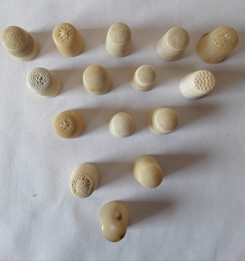 15 Vintage Plastic Thimbles