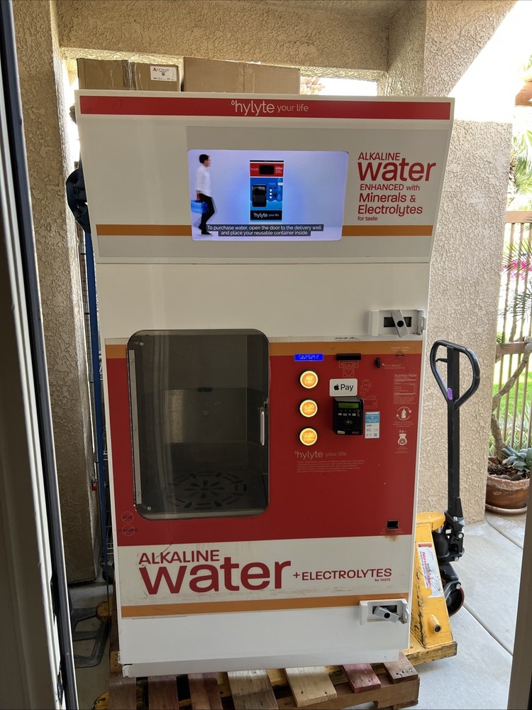 Hylyte Waterstation vending machine
