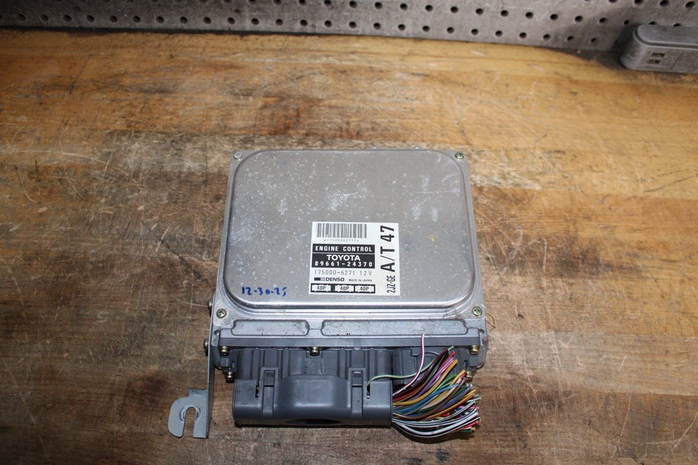 1995 LEXUS SC300 ENGINE COMPUTER ECU MODULE 89661-24370 CA EMISSIONS OEM