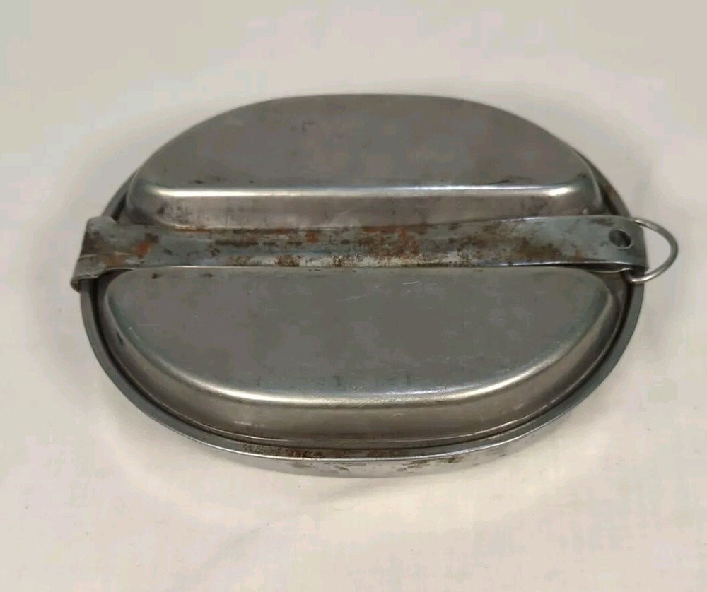 U.S. Army Mess Kit Dated 1945 Marked US E.A. CO WWII With Knife