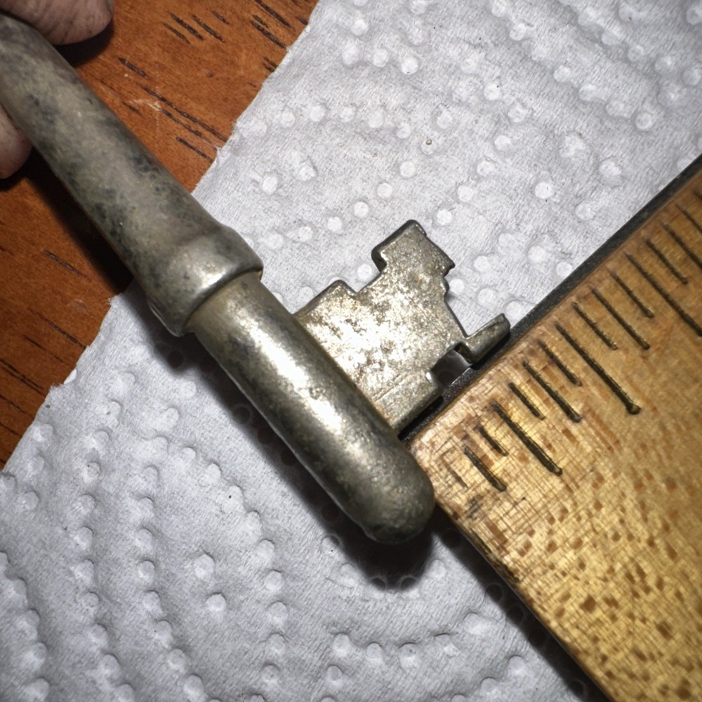 Antique Sargent Skeleton Key #8 Solid Barrel