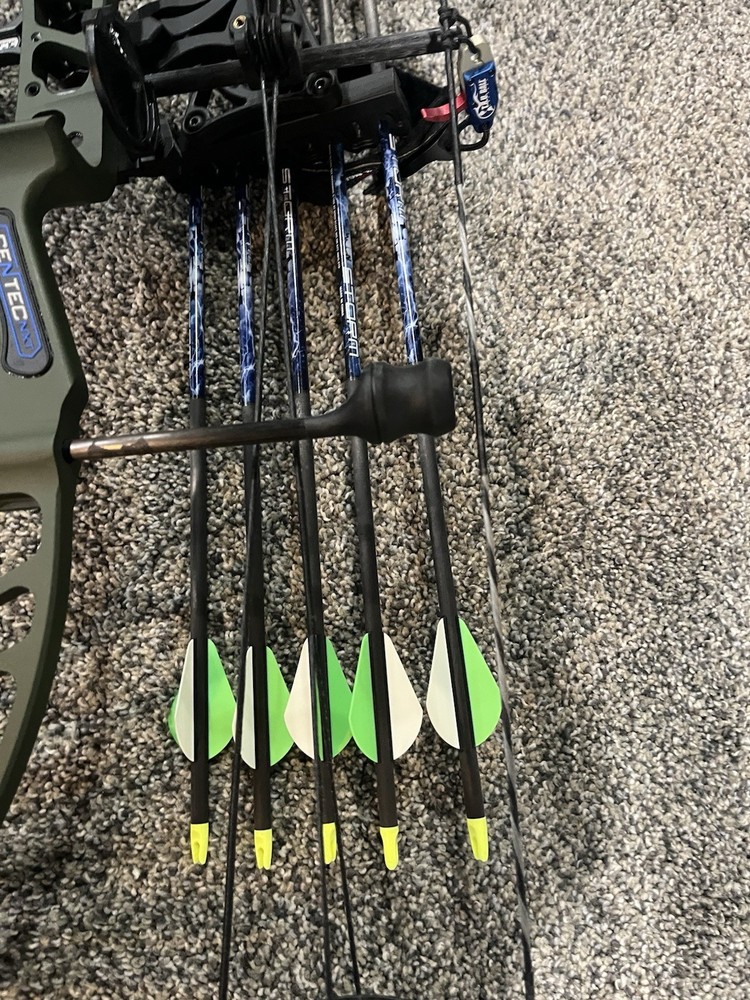 Quest Centec NXT Youth Compound Bow Package