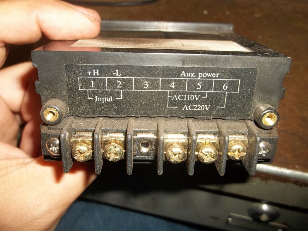 EXTECH INSTRUMENTS MA-V4016A CURRENT METER (146-1)