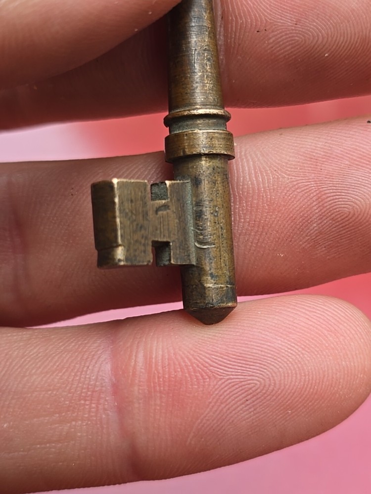 Awesome Old Solid Brass Skeleton Key☆ Antique Miniature Metal Key!