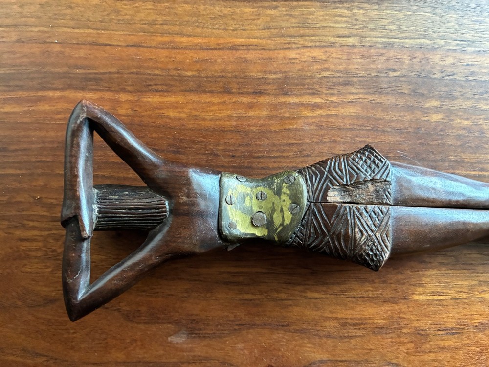 Polinesian Wood Nut Cracker