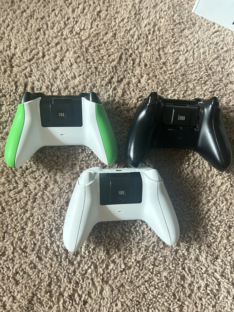 Xbox Series S Console Bundle w/ 3 Controllers, Turtle Beach Headset, Dual Dock