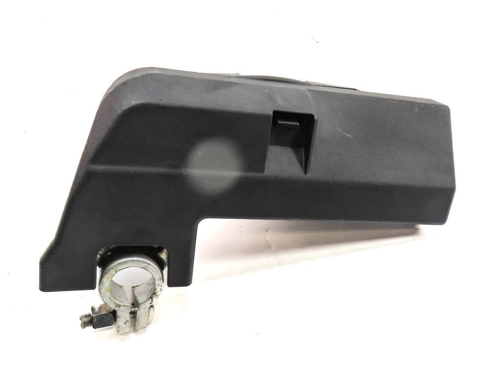 2012 AUDI A4 (B8 8K) 2.0L (CAEB) ENGINE BATTERY OVERLOAD PROTECTION SWITCH