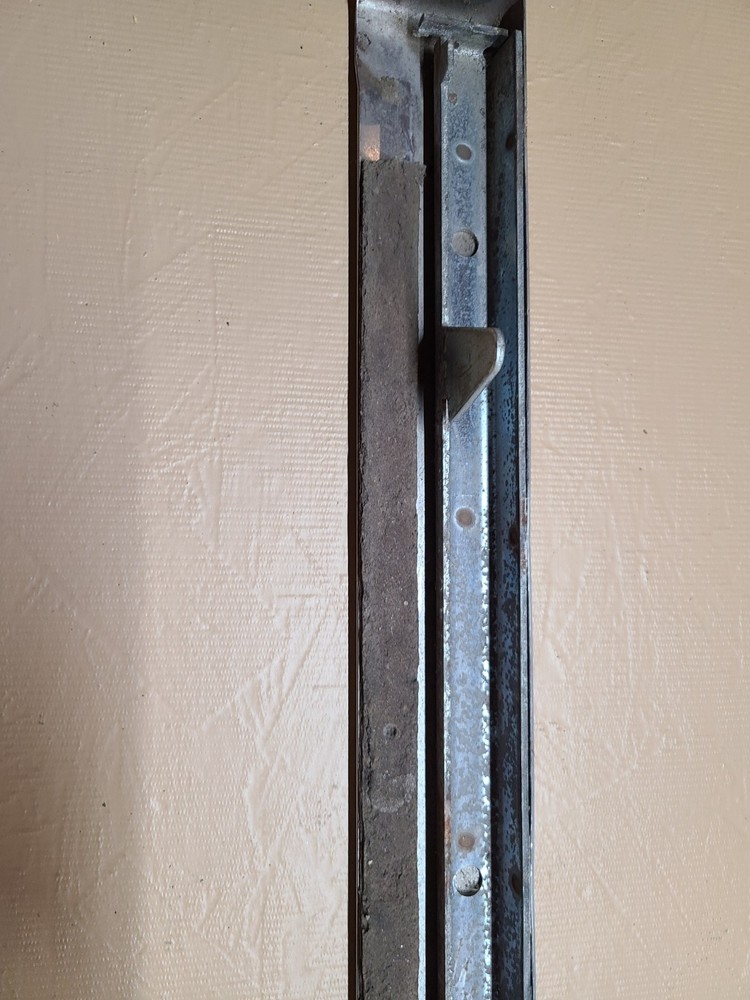 Gottlieb LOCKDOWN BAR Pinball, 22 Inch