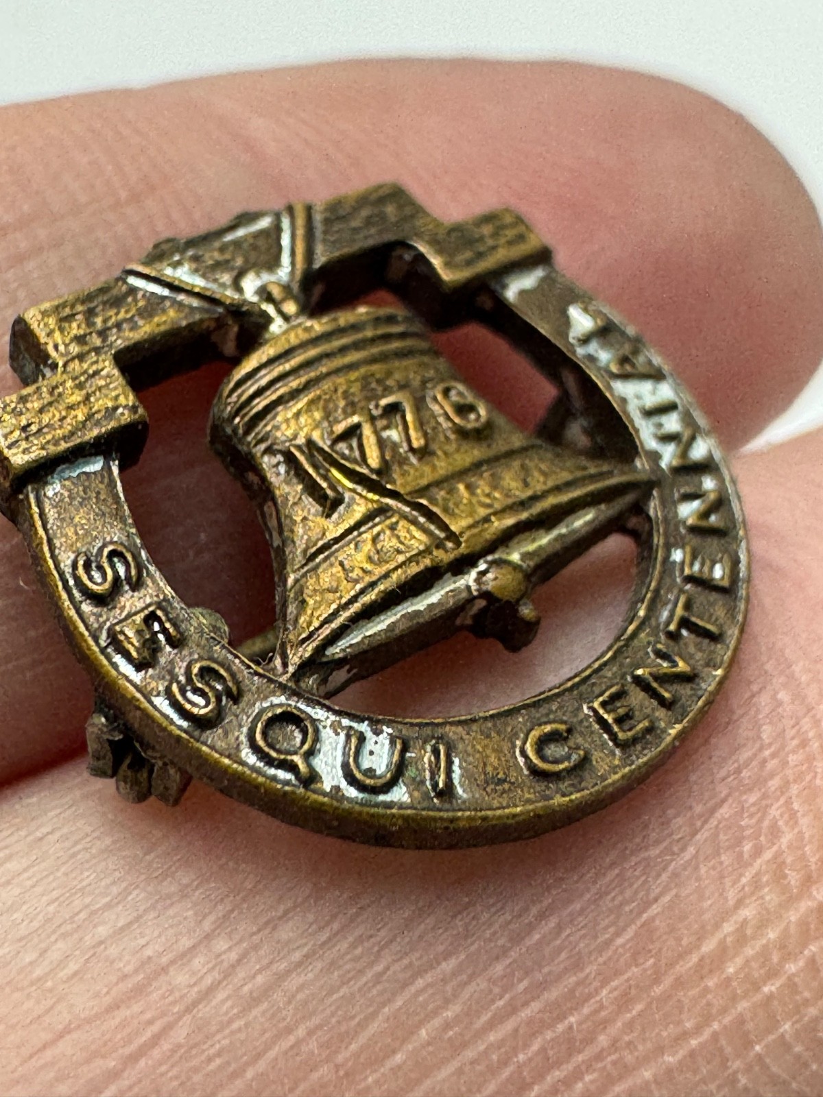 1926 Sesquicentennial Liberty Bell Lapel Pin Bronze Patriotic 1776 US Souveni