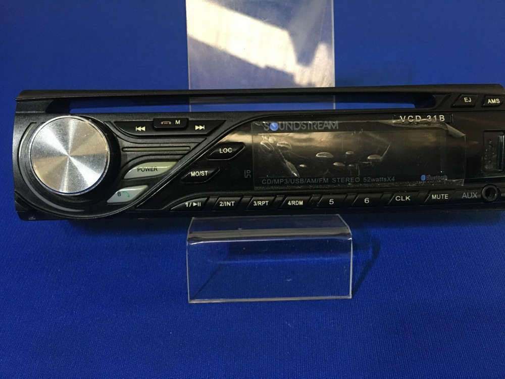 facaplate    vcd-31b soundstream  tested working