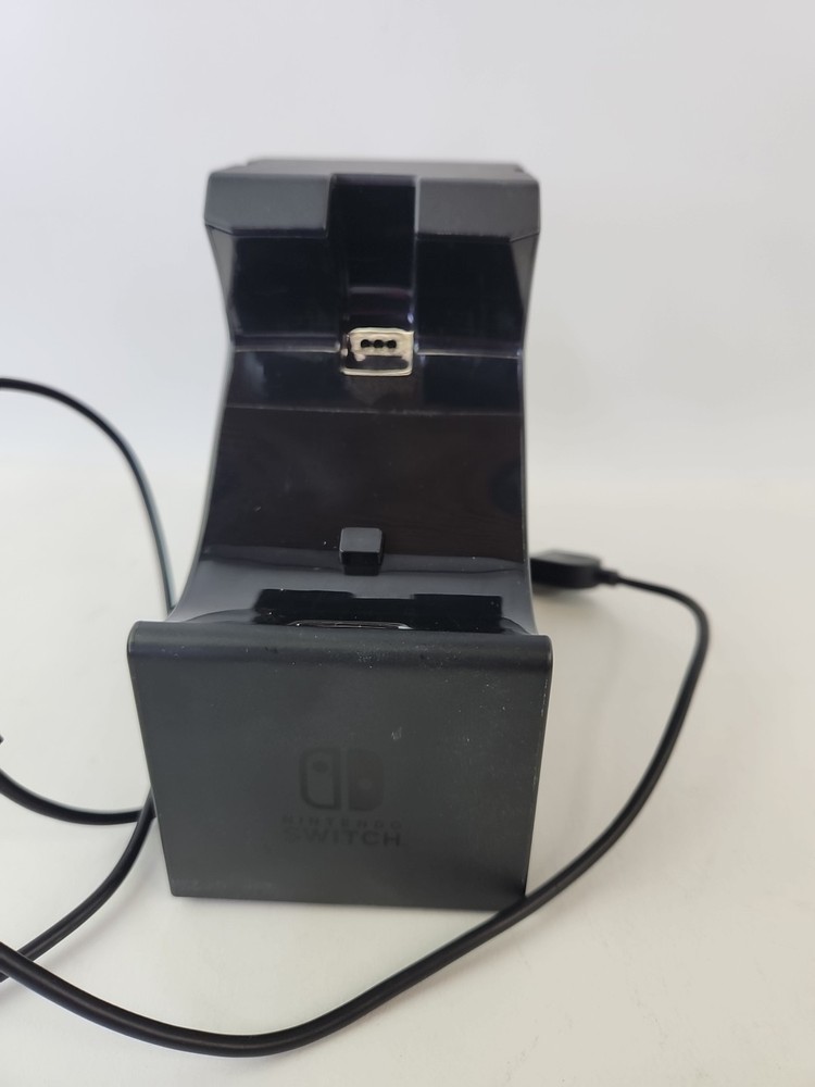 PowerA Charging Dock for Nintendo Switch Joy-Con & Pro Controller 1502279-01 Use