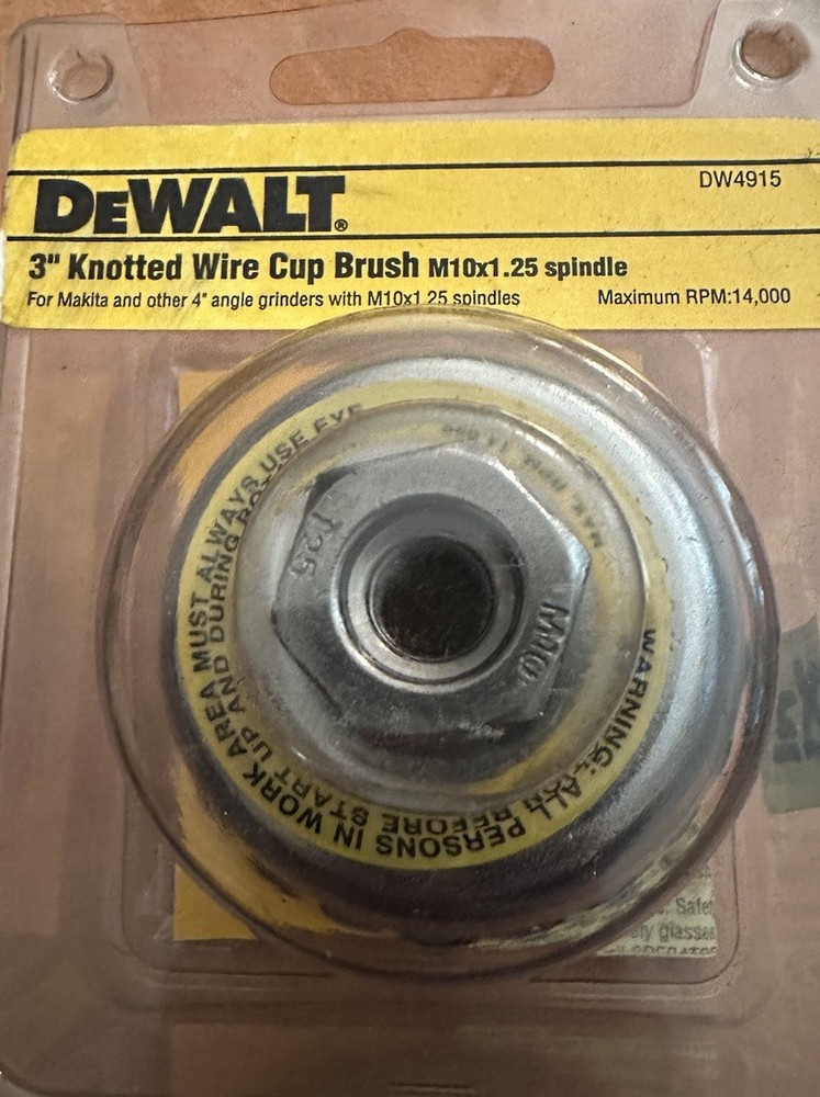 DeWALT Wire Cup Brush 3" Knotted