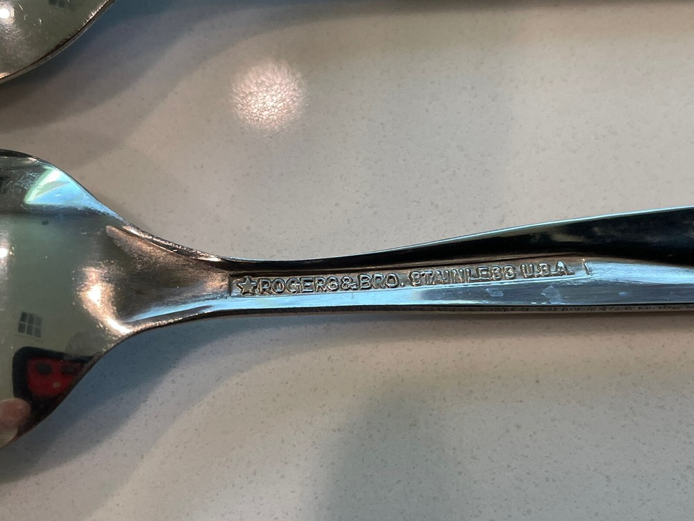 8 Rogers & Bro Stainless USA CAPRICE Teaspoons 6"