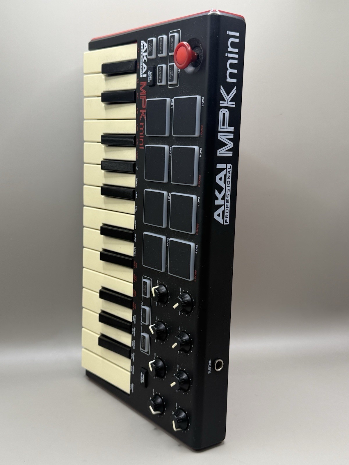 Akai Professional MPK2 Mini Play Portable 25-Key Keyboard