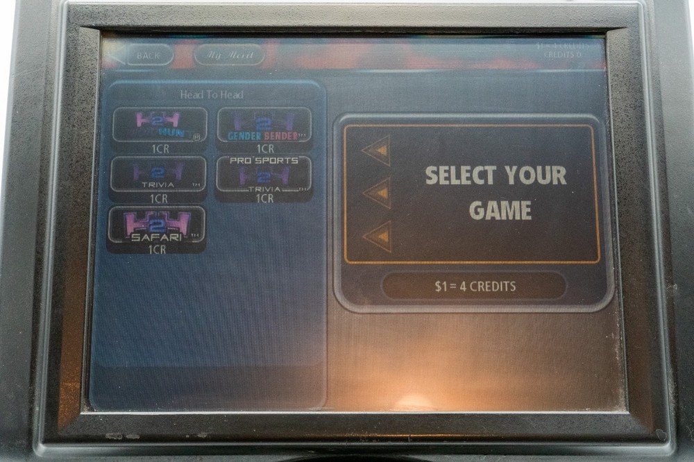 2007 MegaTouch EVO 15" LCD Megatouch Touchscreen Bartop Game
