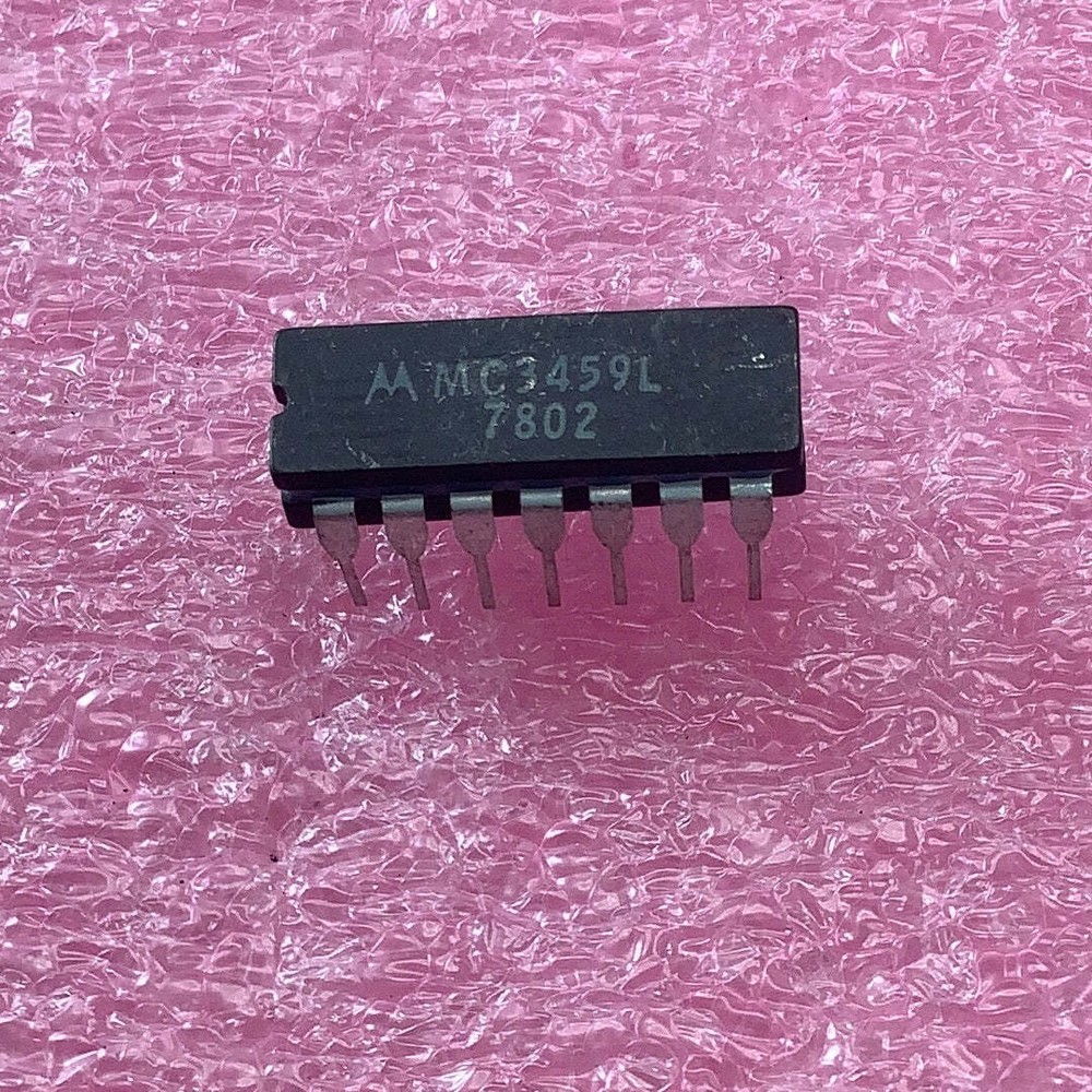 MC3459L - MOTOROLA - Address Driver 4 Element 1 Bit per Element Output Ceramic 1