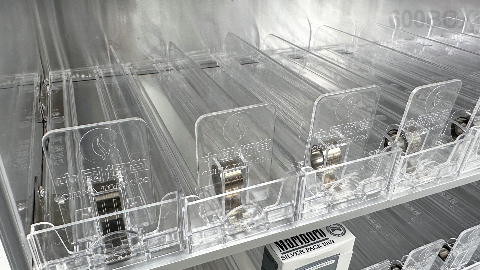 24" W 600 Pack Cigarette Tobacco Display Rack, Transparent Shelf