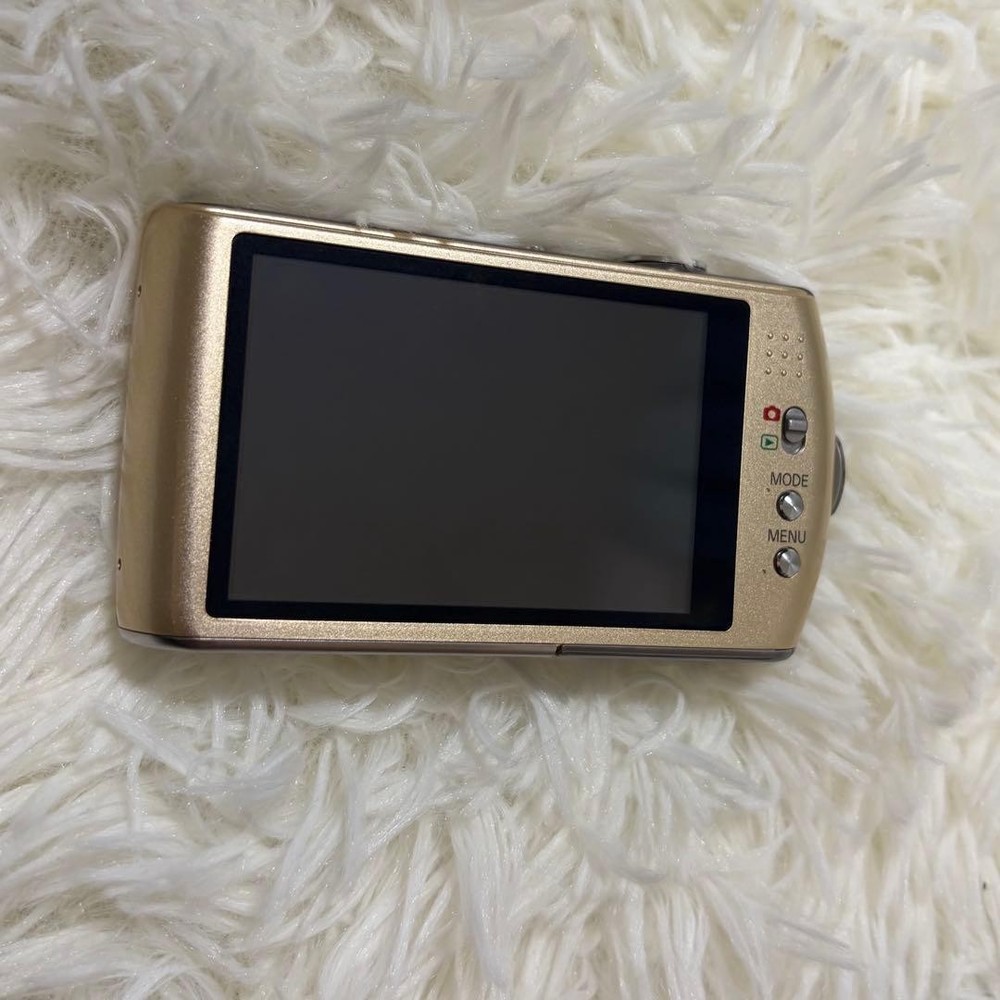 Panasonic DMC FX70 Compact Digital Camera Gold pre-owned condition