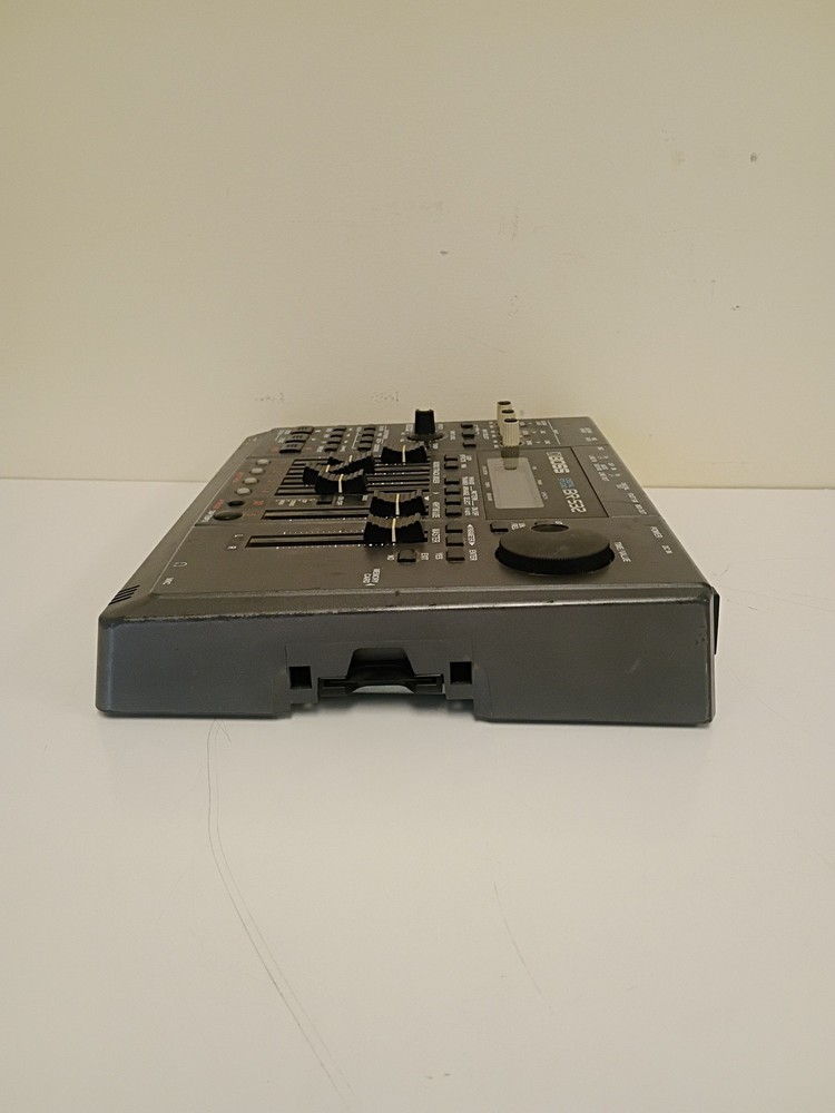 Boss BR-532 Digital Studio Compact 4-Track Recorder W/ Memory Card