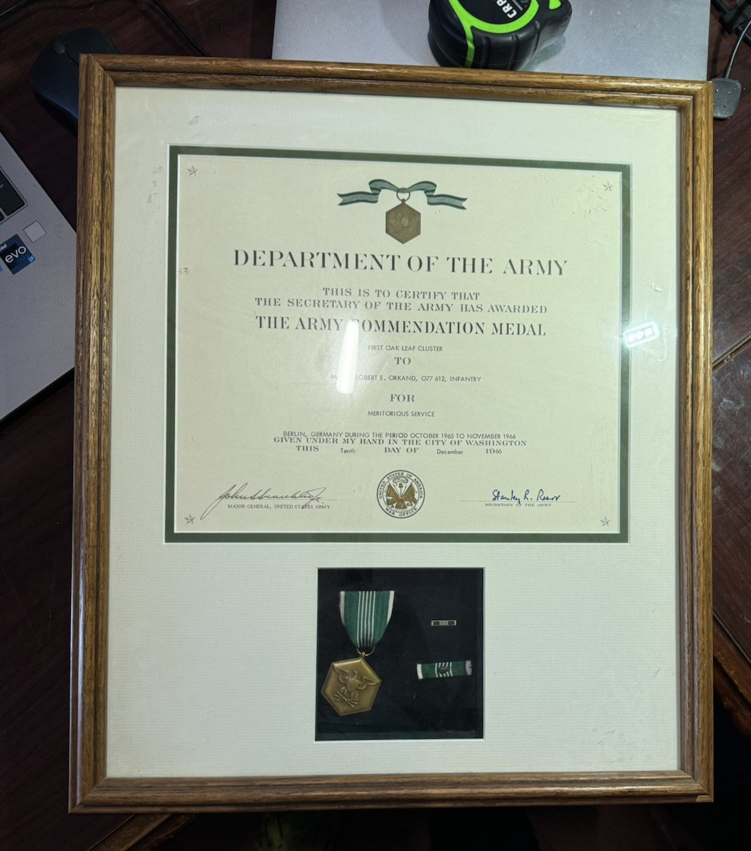 Framed Army Commendation Medal w/ First Oak Leaf w/Certificate SHIPS4FREE2USA!!