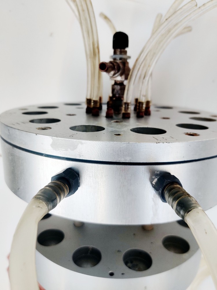 Radleys Discovery Carousel 12-Fold Reaction Station