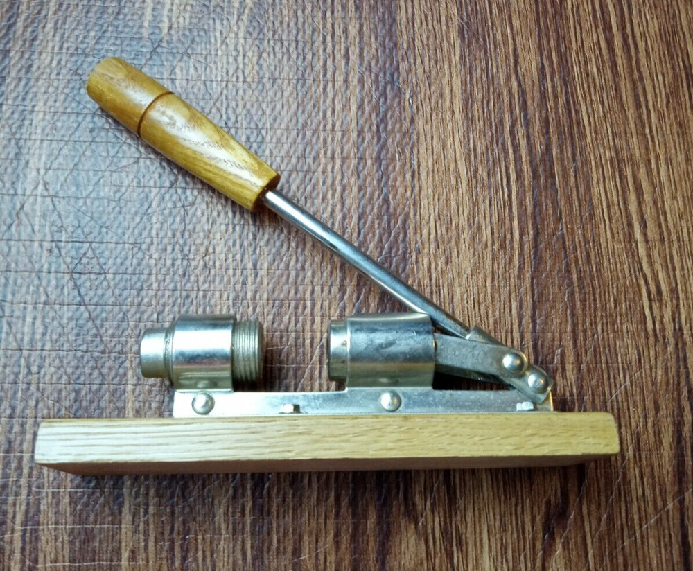 Metal Nutcracker Mechanical High-quality with Leverage Arm