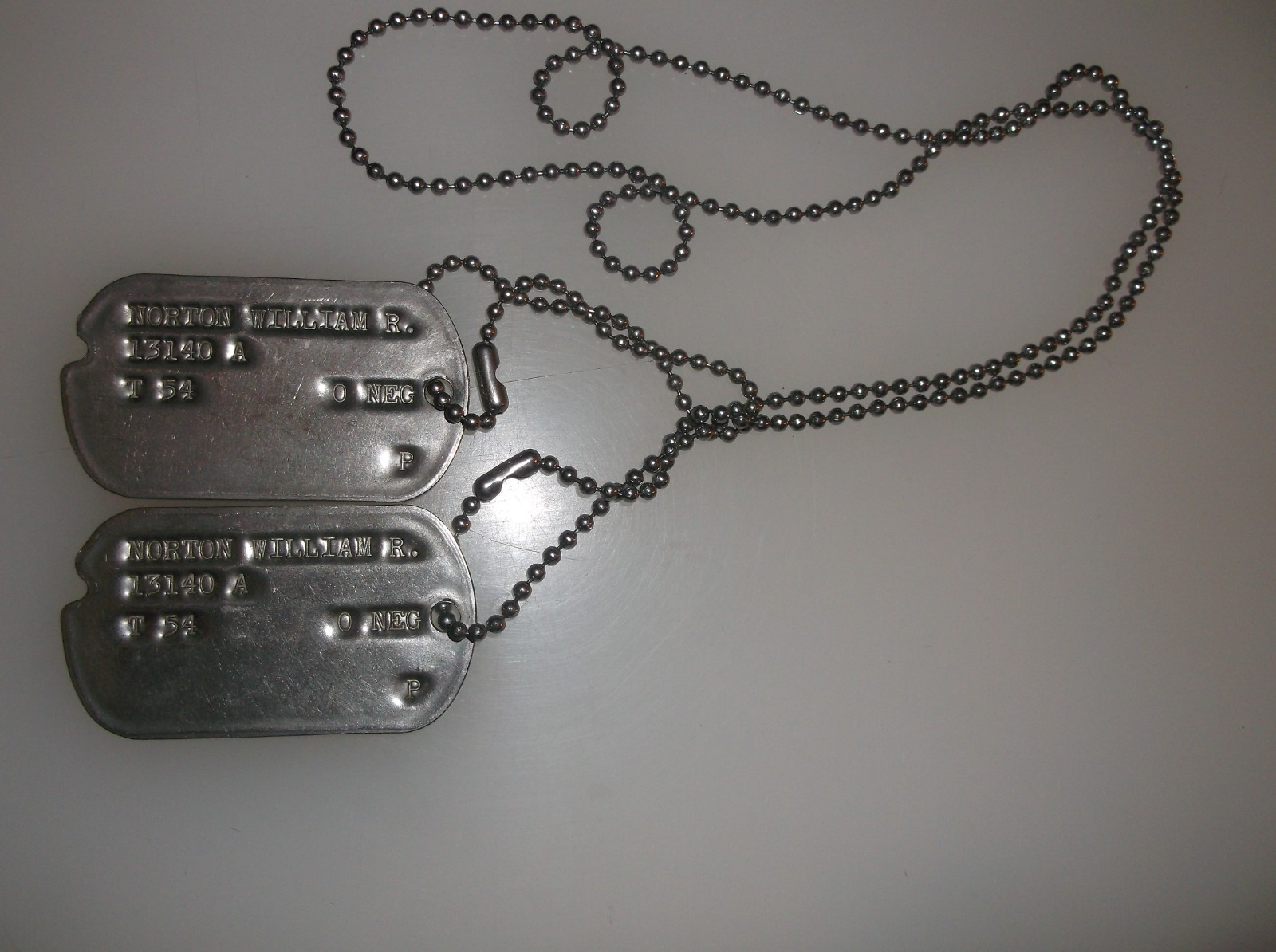 ARMY AIR FORCES NOTCHED DOG TAGS PAIR / PILOTS TAGS W/ CHAIN