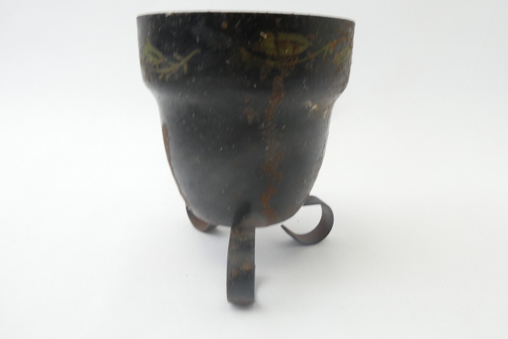 Custom Three Legged Metal Painted Rustic Rusty Single Plant Planter Decorator