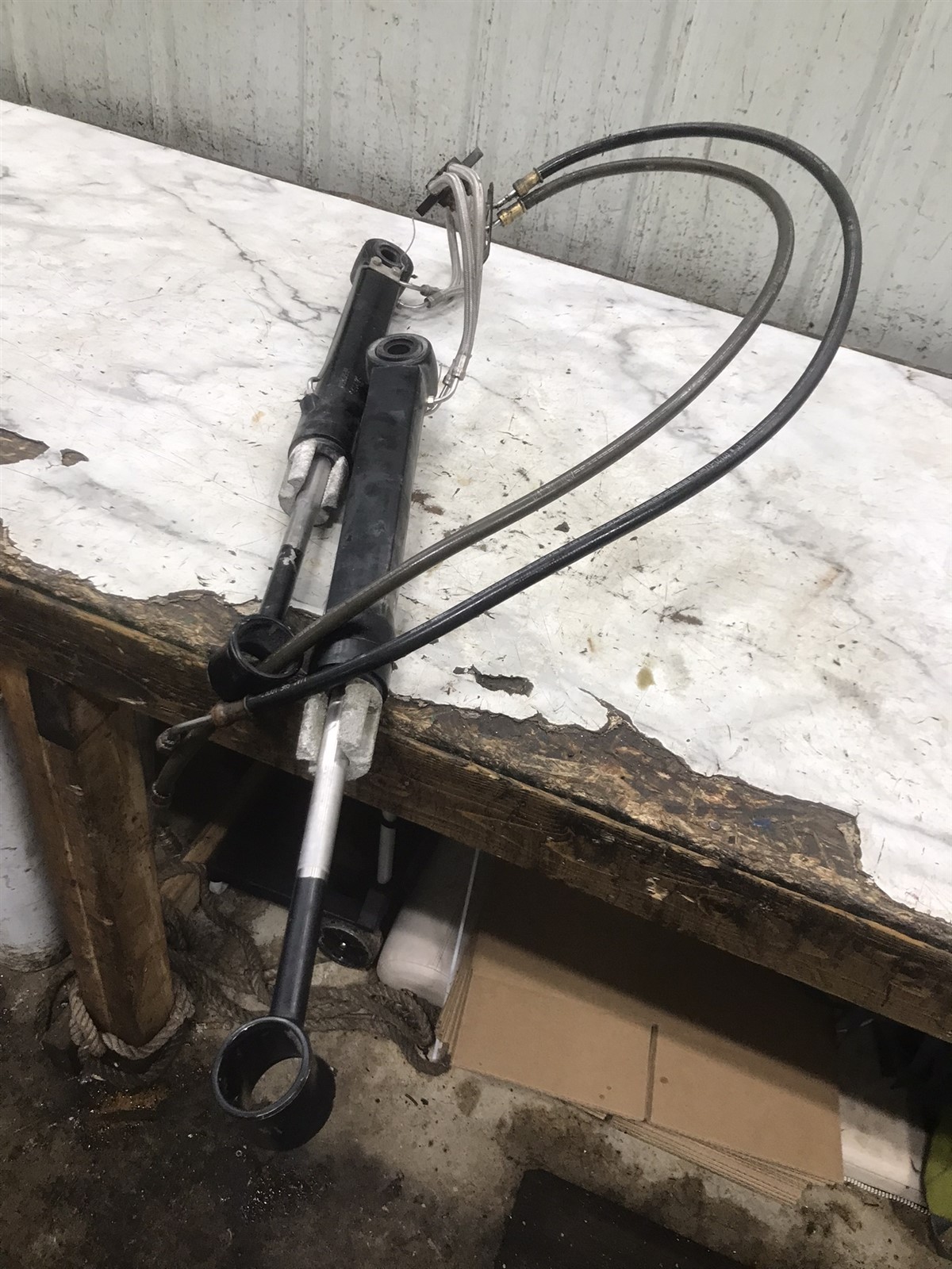 Mercury marine MerCruiser Alpha Bravo trim tilt lift hydraulic cylinders NO SALT