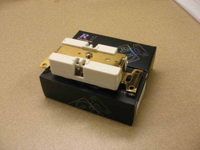 Oyaide R1 receptical