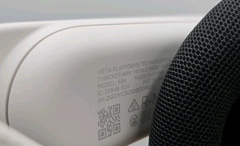 Meta Oculus Quest 3 S3A - 512GB VR Headset with Controllers