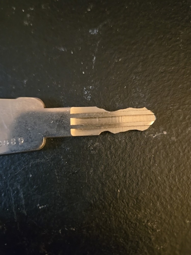 GREENWALD SENTINEL KEY CODED G3089 (3D5)