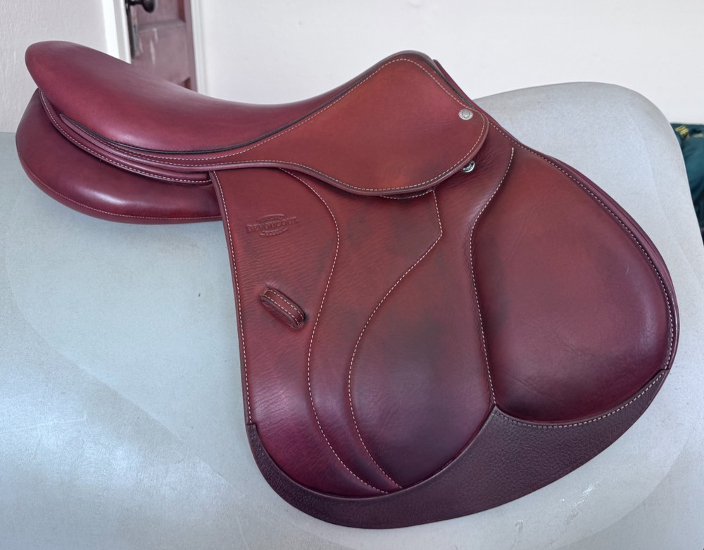 17.5" Devoucoux Biarritz S Saddle - 2022 - 1AA - Full Buffalo - MINT!