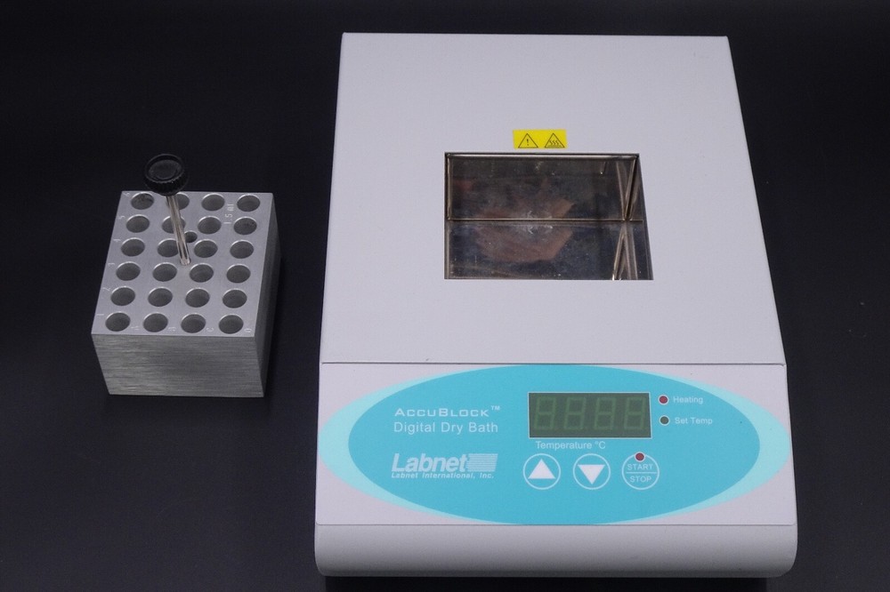 Labnet AccuBlock Digital Dry Bath D1100