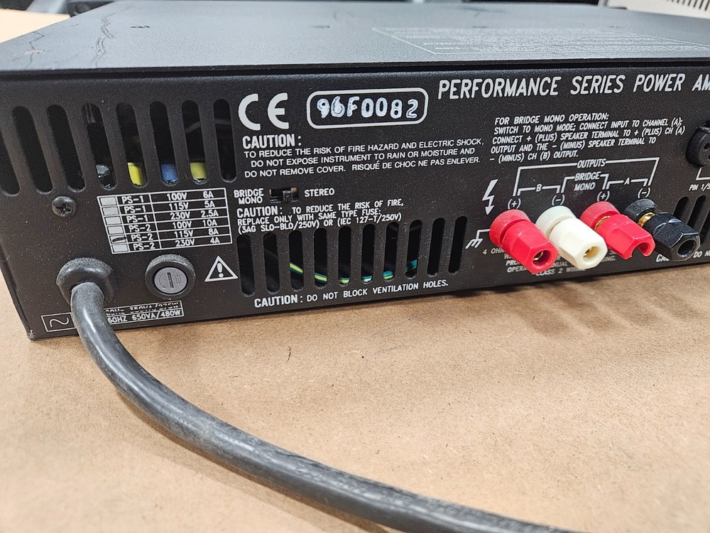 BGW PERFORMANCE SERIES 2 STEREO POWER AMPLIFIER