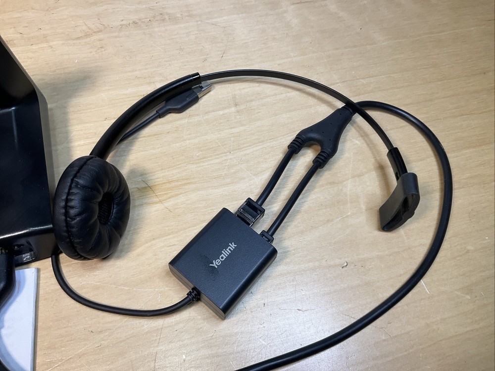 Plantronics C054A Base + WH500 WIRELESS HEADSET Bluetooth