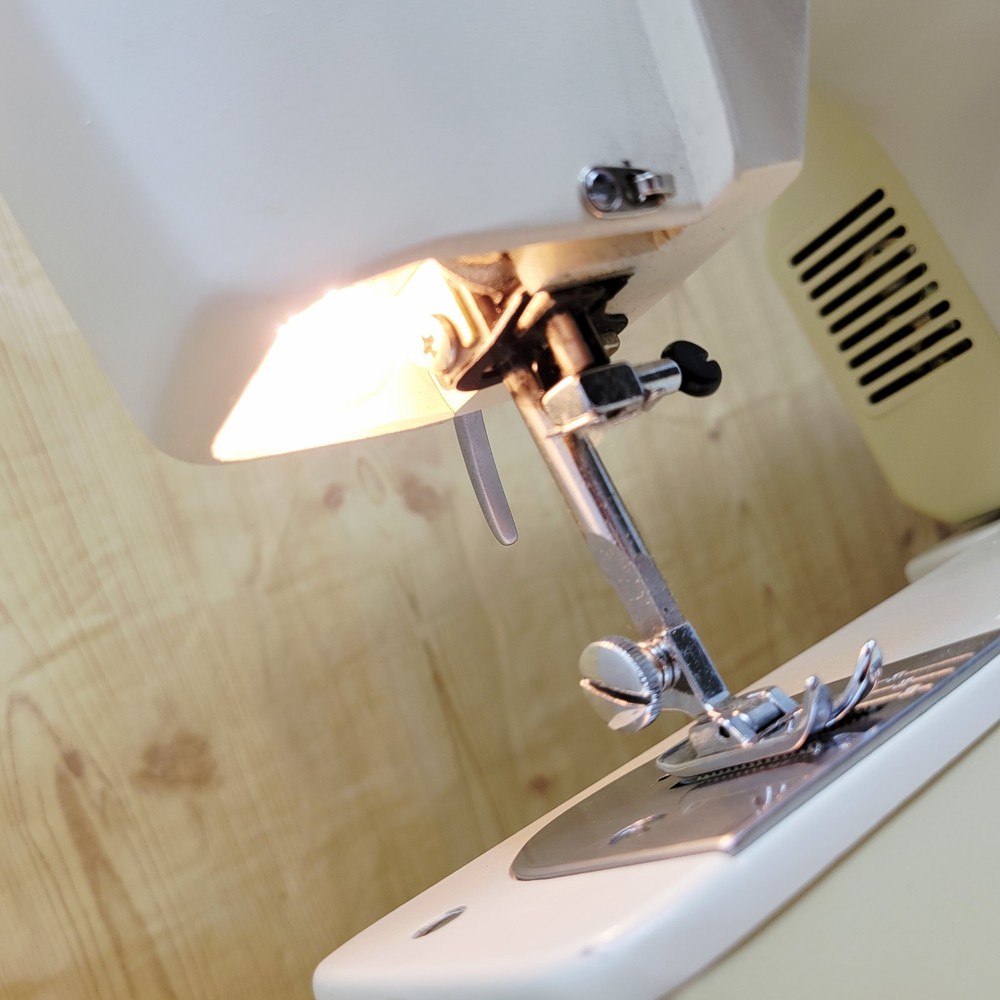Necchi Sewing Machine 523 Works MISSING TABLE